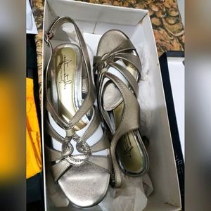 Soft Style Hush Puppies Womens Wedge Metallic  Sandals Size 7  Slingback Shoes .